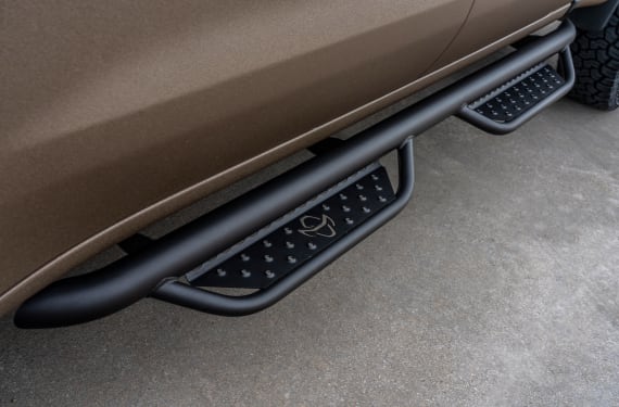 The midnight running steps elevate your step and add protection to the rocker panels.